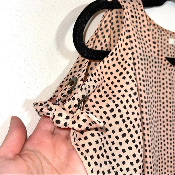 Maurices Tan & Black Dotted Cheetah Print Tie Sleeve Tunic Blouse Small Women’s - Picture 4 of 11